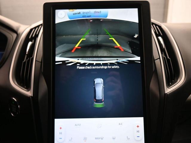 Photo of 2024 Carbonized Gray Metallic Ford Edge