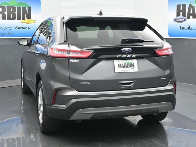 Photo of 2024 Carbonized Gray Metallic Ford Edge