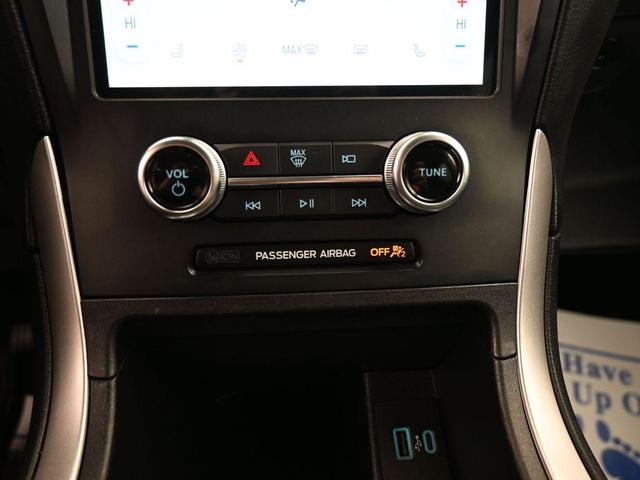 Photo of 2024 Carbonized Gray Metallic Ford Edge
