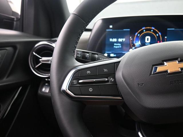 Photo of 2026 Green Chevrolet Equinox