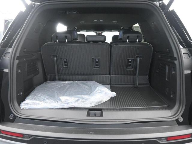 Photo of 2026 Mosaic Black Metallic Chevrolet Traverse