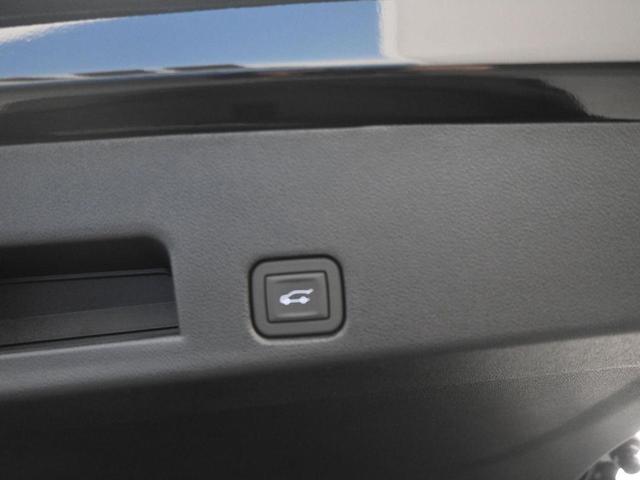 Photo of 2026 Mosaic Black Metallic Chevrolet Traverse