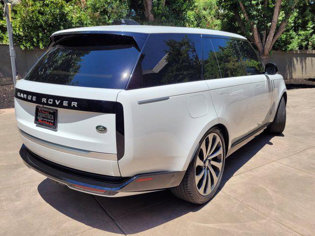 Photo of 2023 Fuji White Land Rover Range Rover