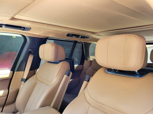 Photo of 2023 Fuji White Land Rover Range Rover