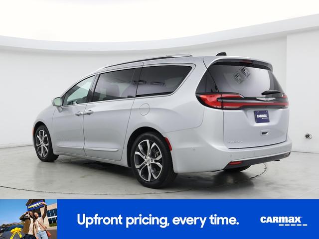 Photo of 2024 Silver Chrysler Pacifica