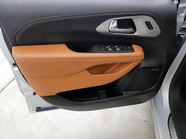 Photo of 2024 Silver Chrysler Pacifica
