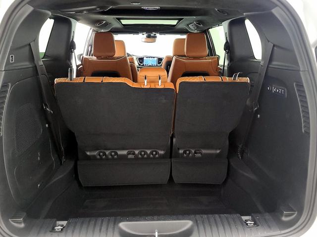 Photo of 2024 Silver Chrysler Pacifica
