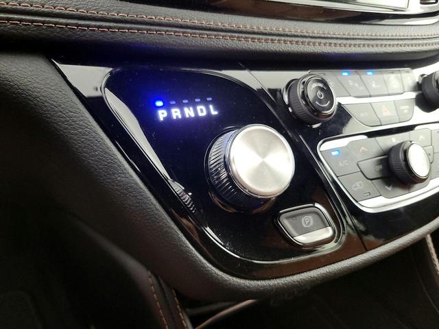 Photo of 2024 Silver Chrysler Pacifica