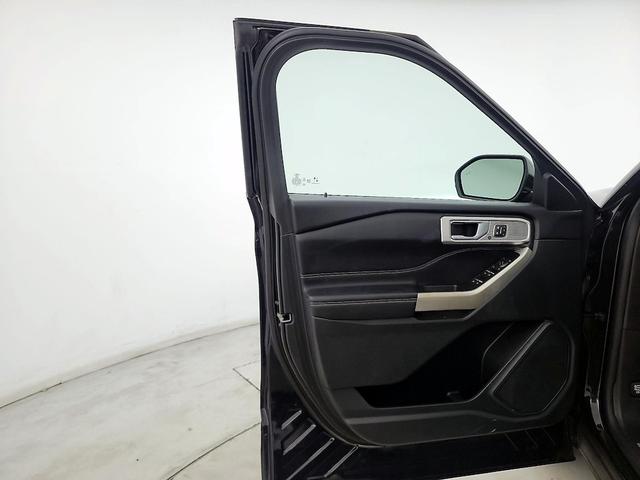Photo of 2021 Black Ford Explorer