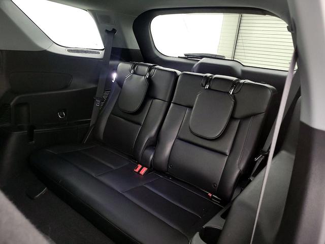 Photo of 2021 Black Ford Explorer