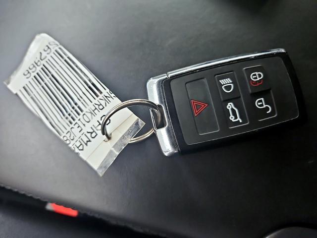 Photo of 2021 Black Land Rover Range Rover