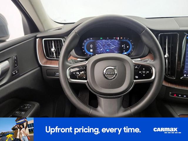 Photo of 2023 Blue Volvo XC60