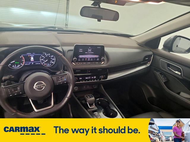 Photo of 2021 Gray Nissan Rogue