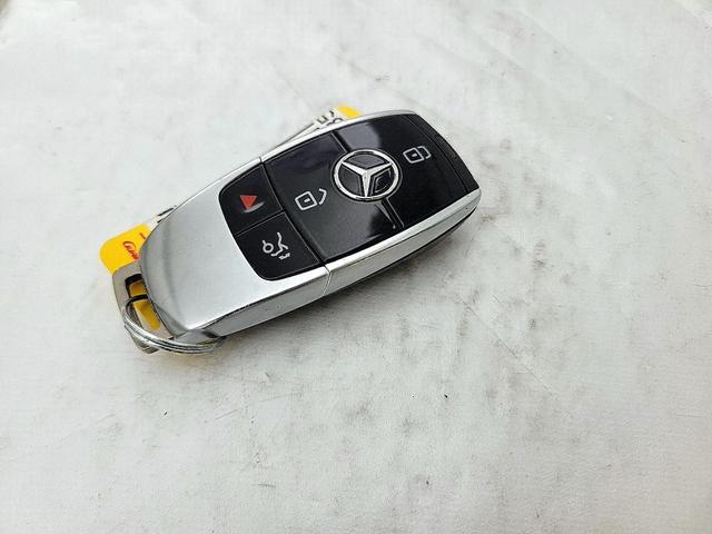 Photo of 2017 White Mercedes-Benz E-Class