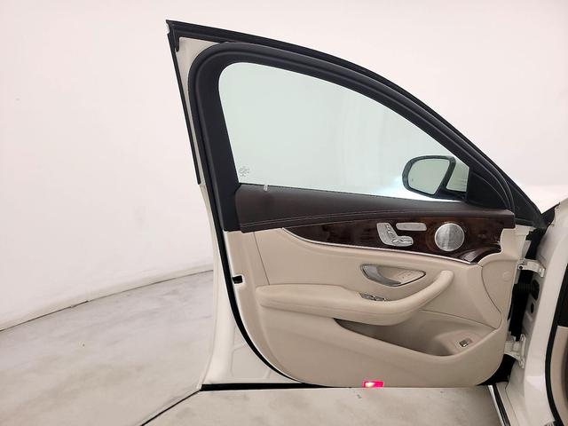 Photo of 2017 White Mercedes-Benz E-Class