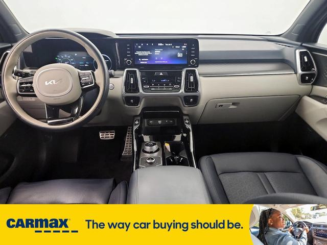 Photo of 2023 Gray Kia Sorento Plug-In Hybrid