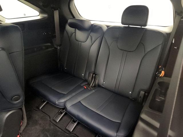 Photo of 2023 Gray Kia Sorento Plug-In Hybrid