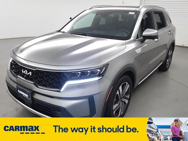 Photo of 2023 Gray Kia Sorento Plug-In Hybrid