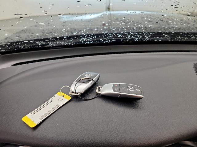Photo of 2020 Blue Mercedes-Benz GLC 300