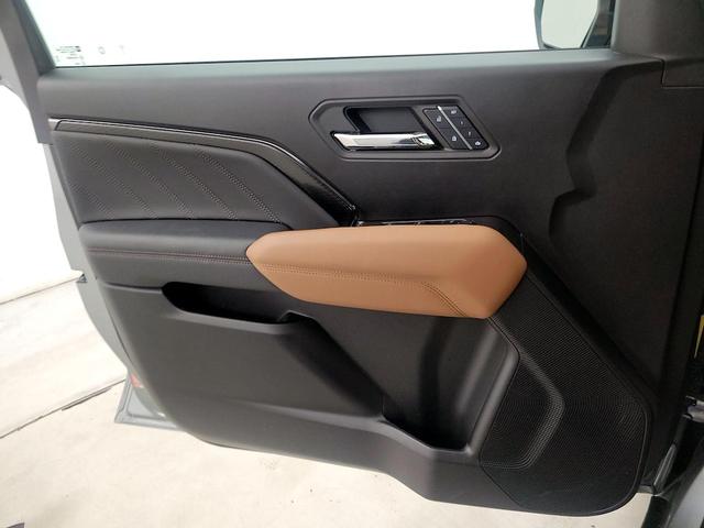 Photo of 2024 Silver GMC Canyon
