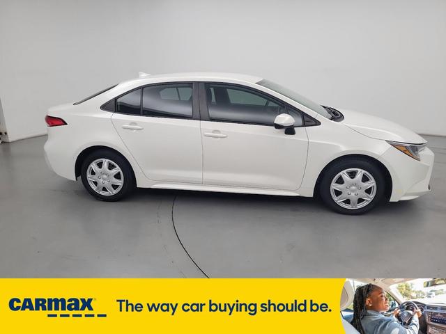 Photo of 2020 White Toyota Corolla