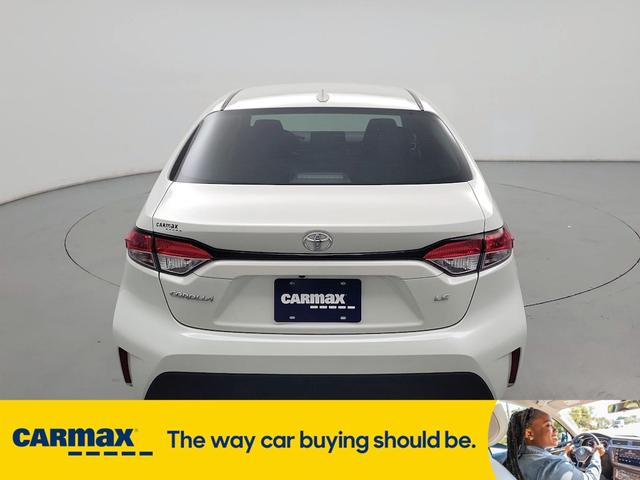 Photo of 2020 White Toyota Corolla