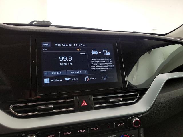Photo of 2020 White Kia Niro