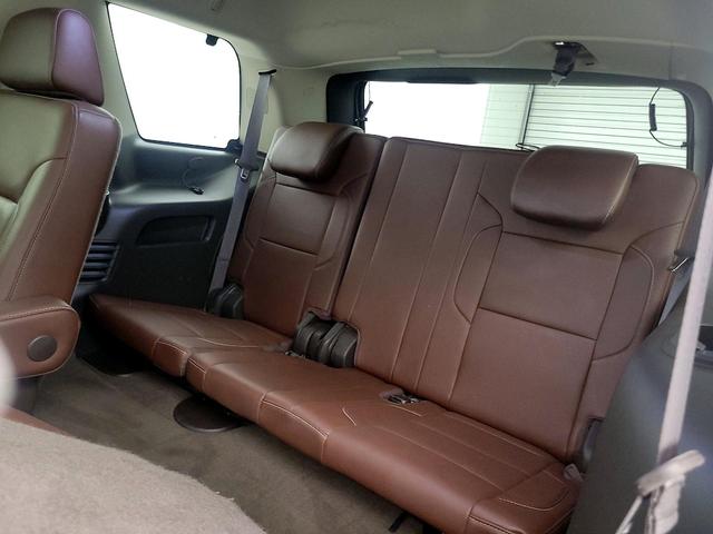 Photo of 2015 White Chevrolet Tahoe