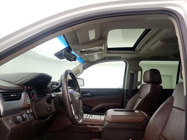 Photo of 2015 White Chevrolet Tahoe