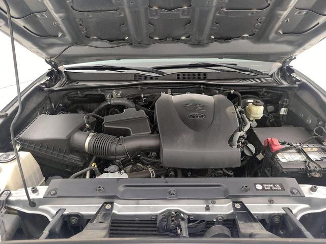 Photo of 2016 Silver Toyota Tacoma