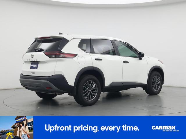 Photo of 2023 White Nissan Rogue