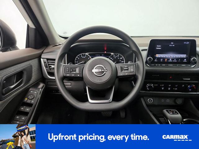 Photo of 2023 White Nissan Rogue