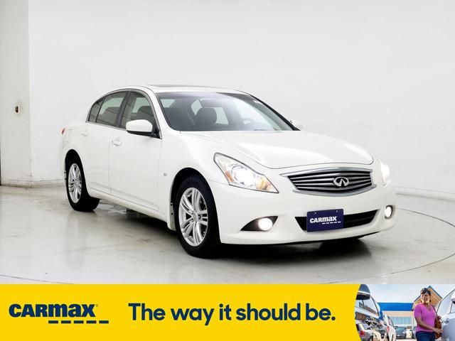 2015 Infiniti Q40