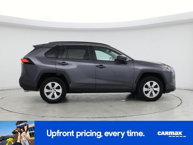 Photo of 2019 Gray Toyota RAV4