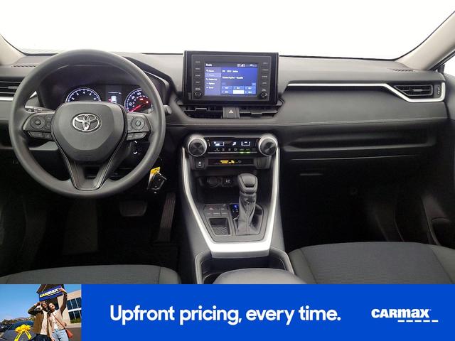 Photo of 2019 Gray Toyota RAV4