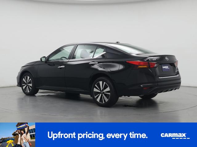Photo of 2022 Black Nissan Altima