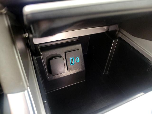 Photo of 2020 Blue Ford Explorer