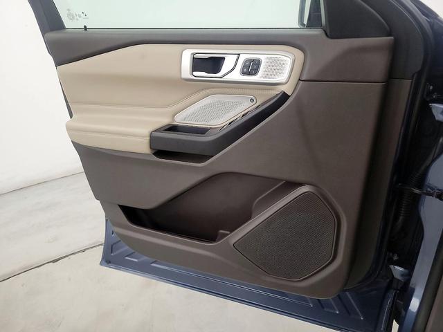 Photo of 2020 Blue Ford Explorer