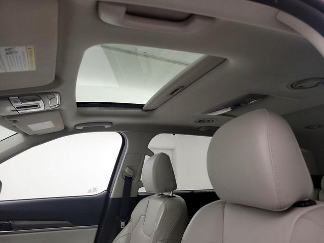 Photo of 2020 Black Kia Telluride
