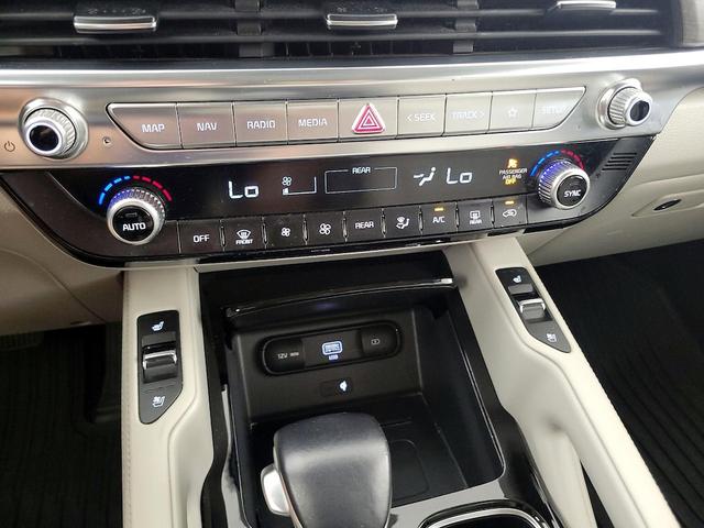 Photo of 2020 Black Kia Telluride