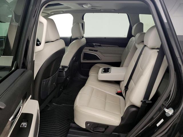 Photo of 2020 Black Kia Telluride