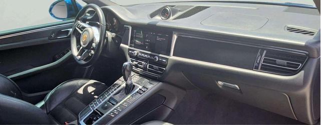 Photo of 2021 Blue Porsche Macan