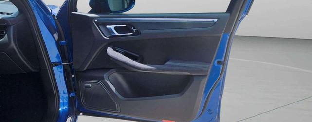 Photo of 2021 Blue Porsche Macan