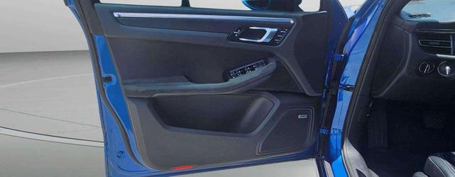 Photo of 2021 Blue Porsche Macan
