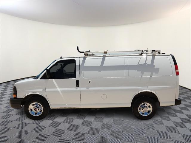 Photo of 2015 Summit White Chevrolet Express 2500