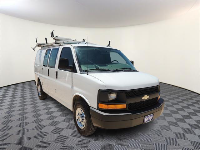 Photo of 2015 Summit White Chevrolet Express 2500