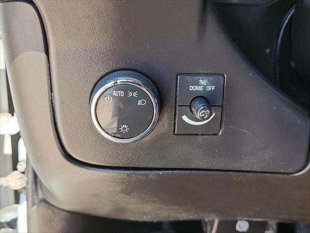 Photo of 2015 Summit White Chevrolet Express 2500