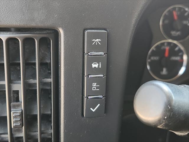 Photo of 2015 Summit White Chevrolet Express 2500