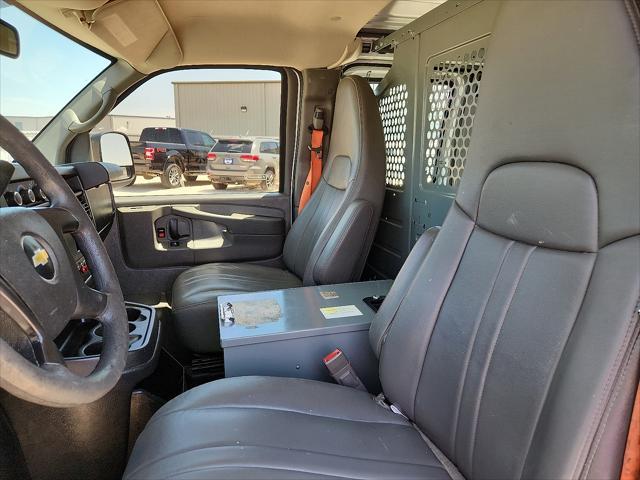 Photo of 2015 Summit White Chevrolet Express 2500
