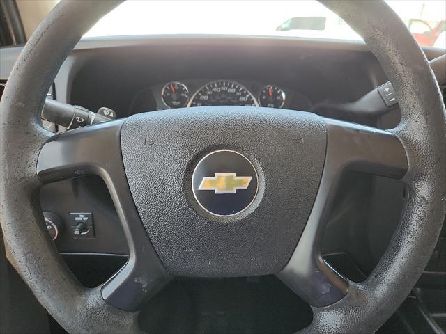 Photo of 2015 Summit White Chevrolet Express 2500